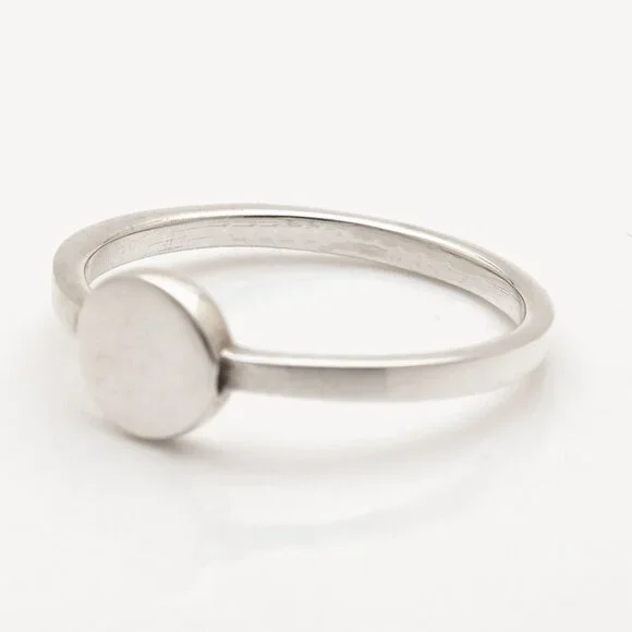 Sterling Silver Round Signet Ring Stamped 925 - Picture 2 of 7